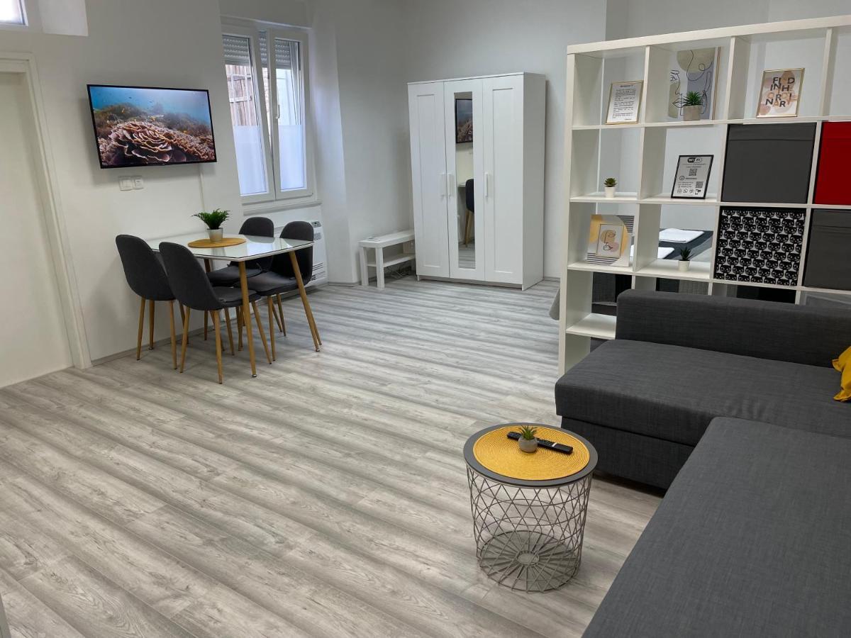 Apartment Studio Beauty In Centar プーラ エクステリア 写真