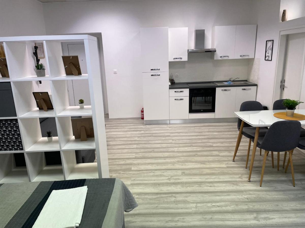 Apartment Studio Beauty In Centar プーラ エクステリア 写真